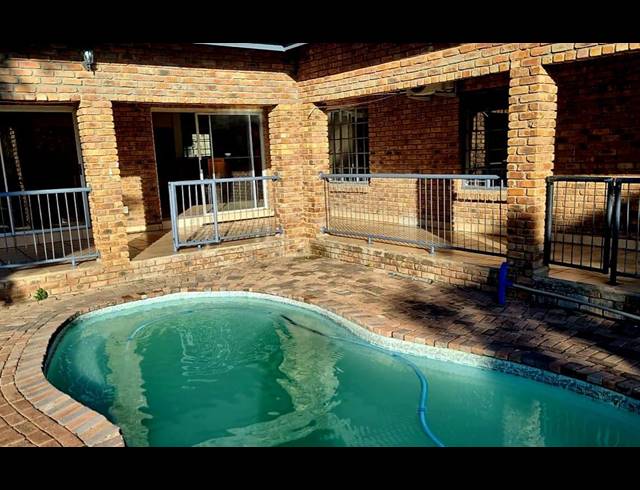 4 BEDROOM HOUSE FOR SALE IN KAMPERSRUS